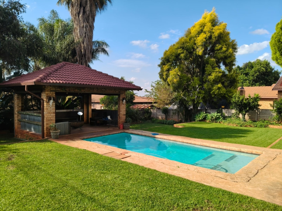 3 Bedroom Property for Sale in Safari Gardens North West